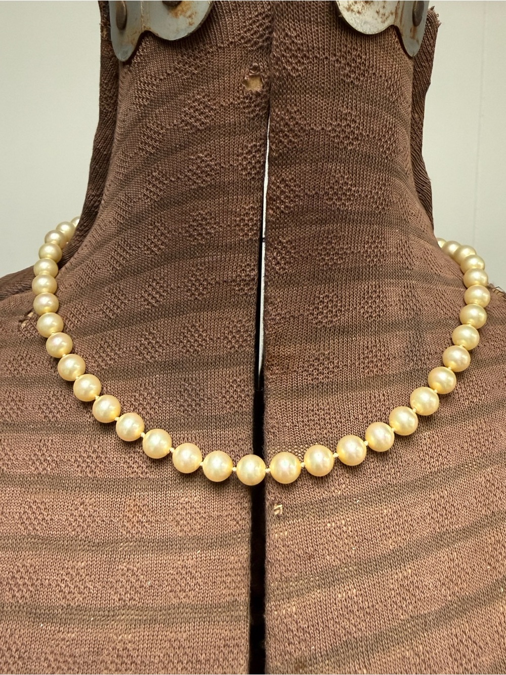 Vintage 1980s Classic Majorica Single Strand Pearl Necklace Princess Length